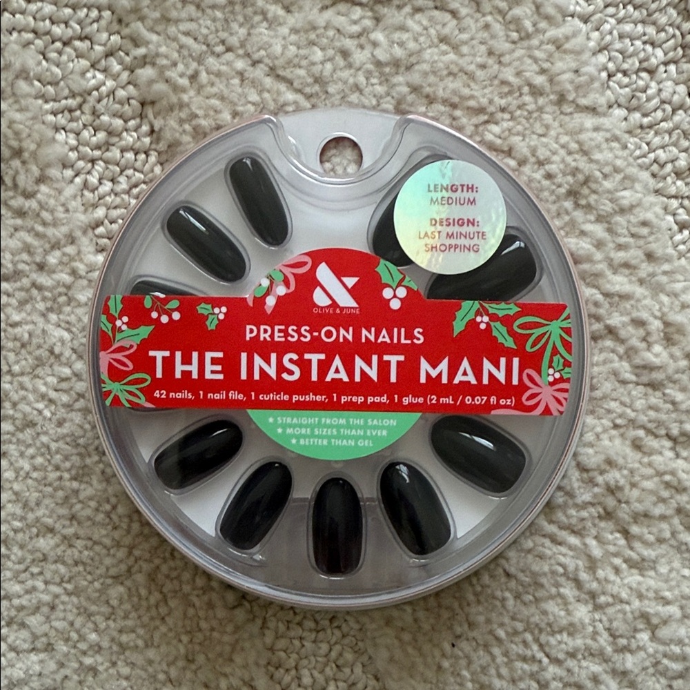 NEW- Olive & June The Instant Mani Press On Nails